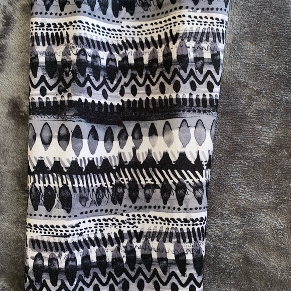 90 Degree Yoga Black & White Printed Leggings Yoga Pants Size Small - Picture 4 of 6